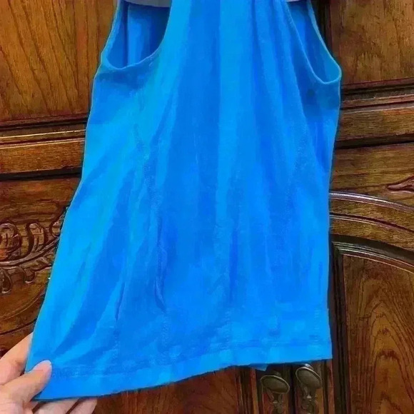 Lululemon Practice Freely Tank size 4 
Beach Blanket Blue / Aquamarine - Picture 10 of 15